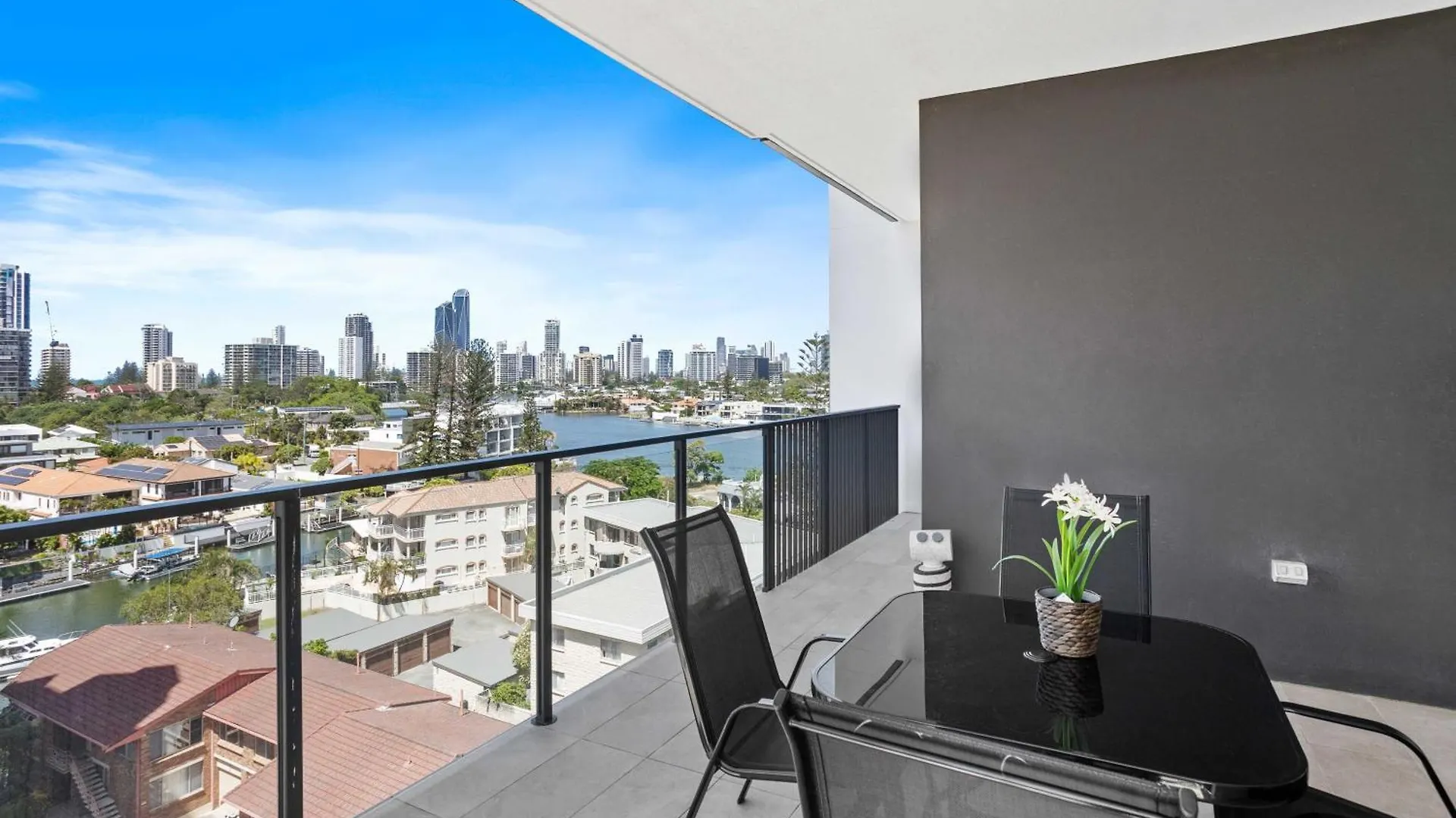 Aparthotel Peninsular Gold Coast