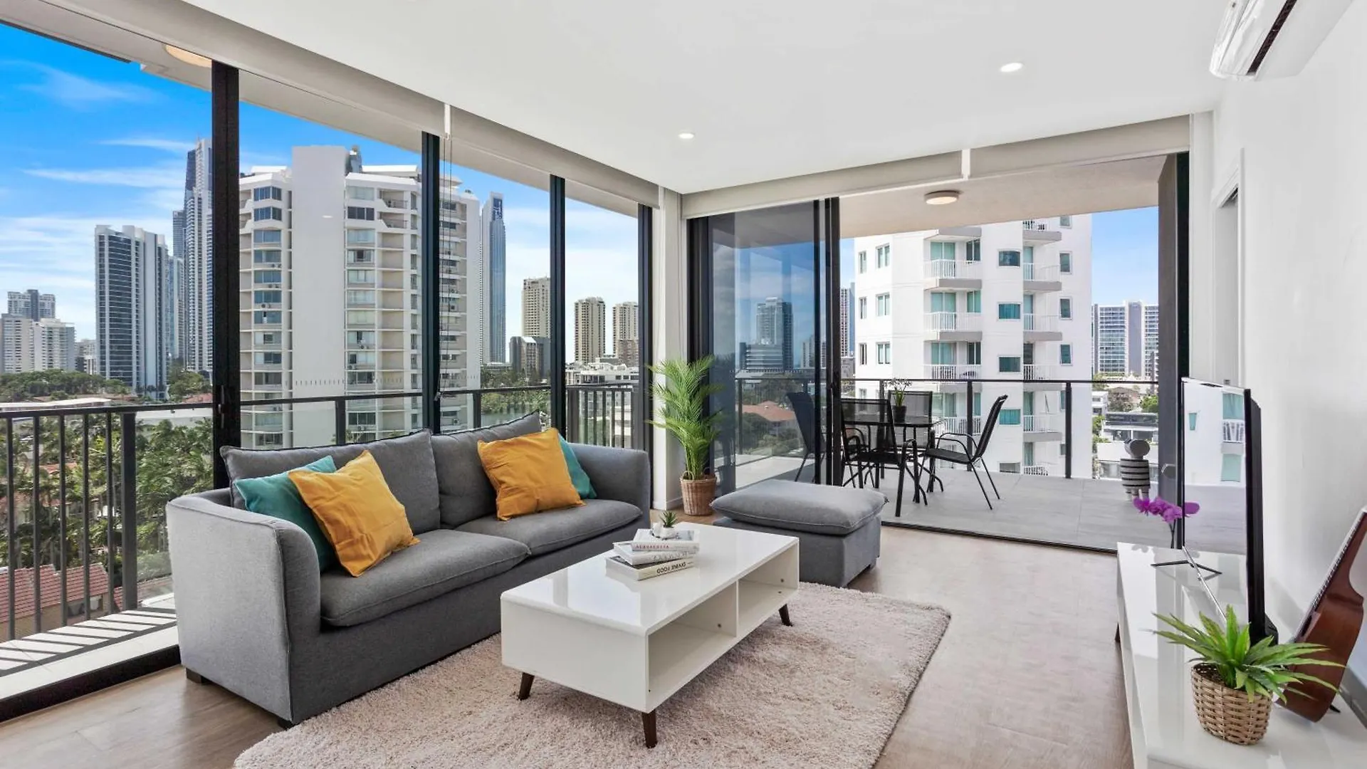 Aparthotel Peninsular Gold Coast 4*,