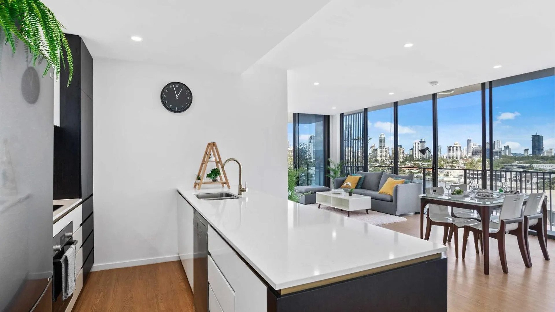 Aparthotel Peninsular Gold Coast