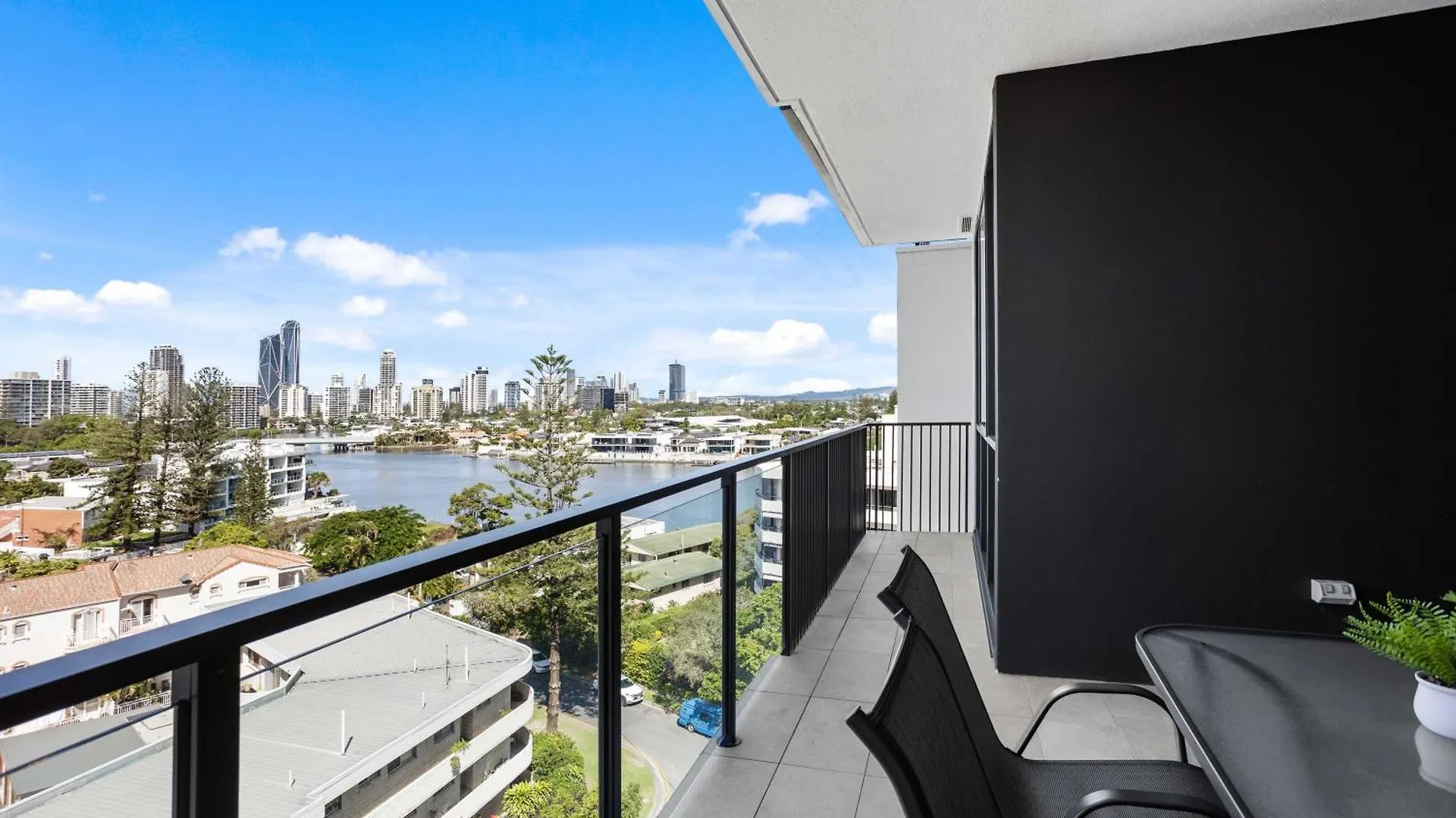 Aparthotel Peninsular Gold Coast